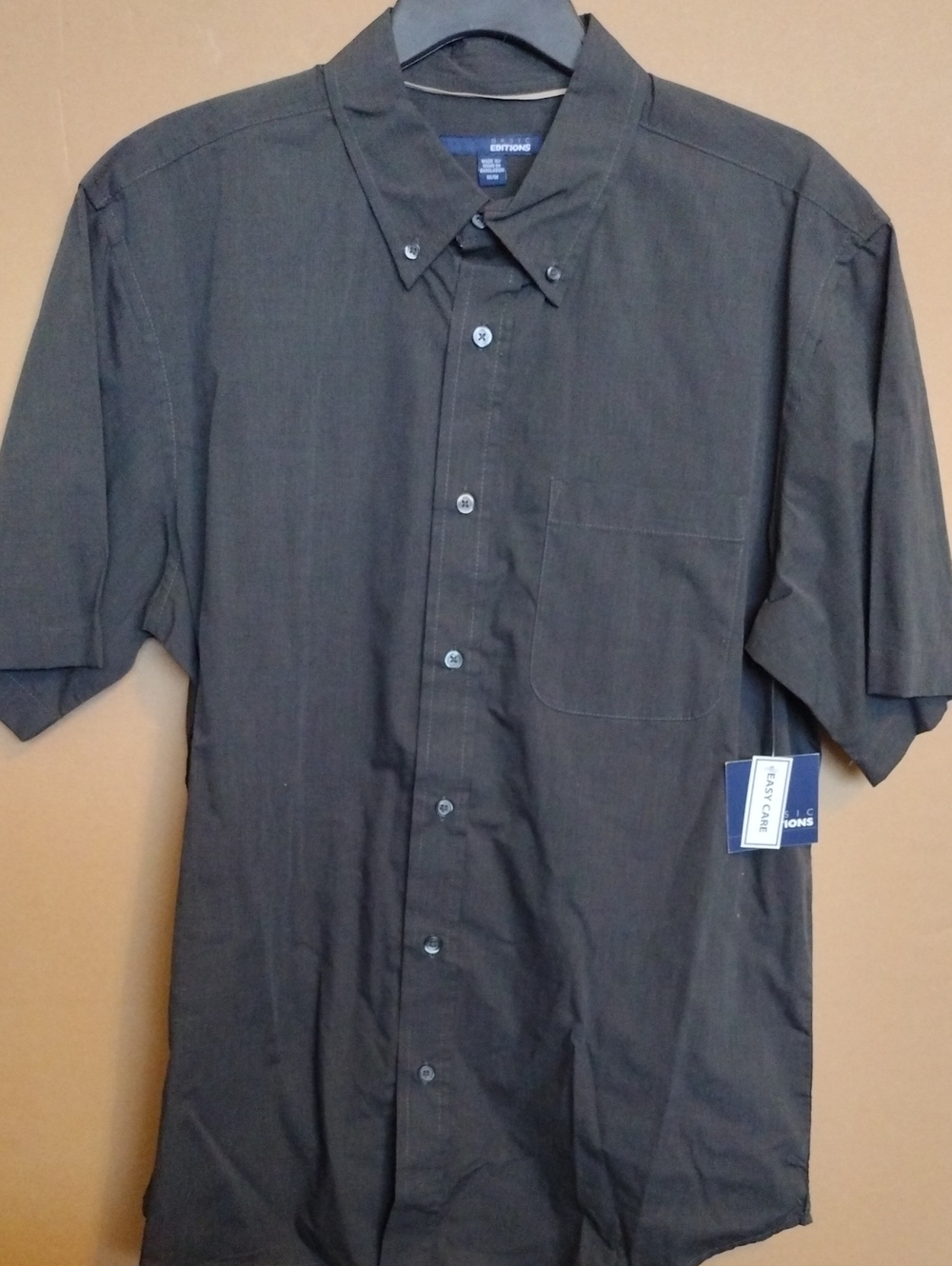 New Men's Short Sleeve Button-Down Shirt in Dark Gray